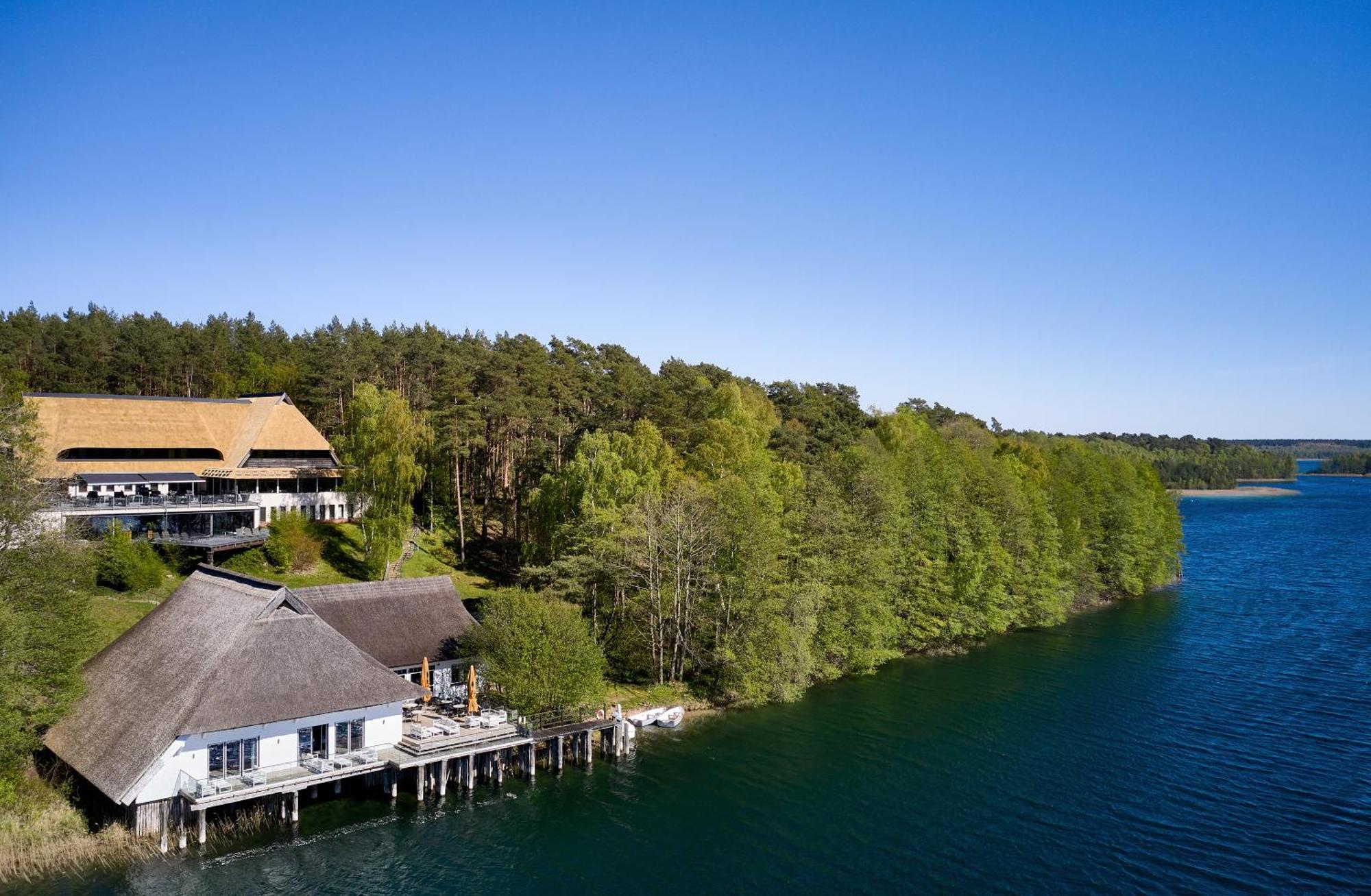 Van Der Valk Naturresort Drewitz Nossentiner Huette Exterior foto