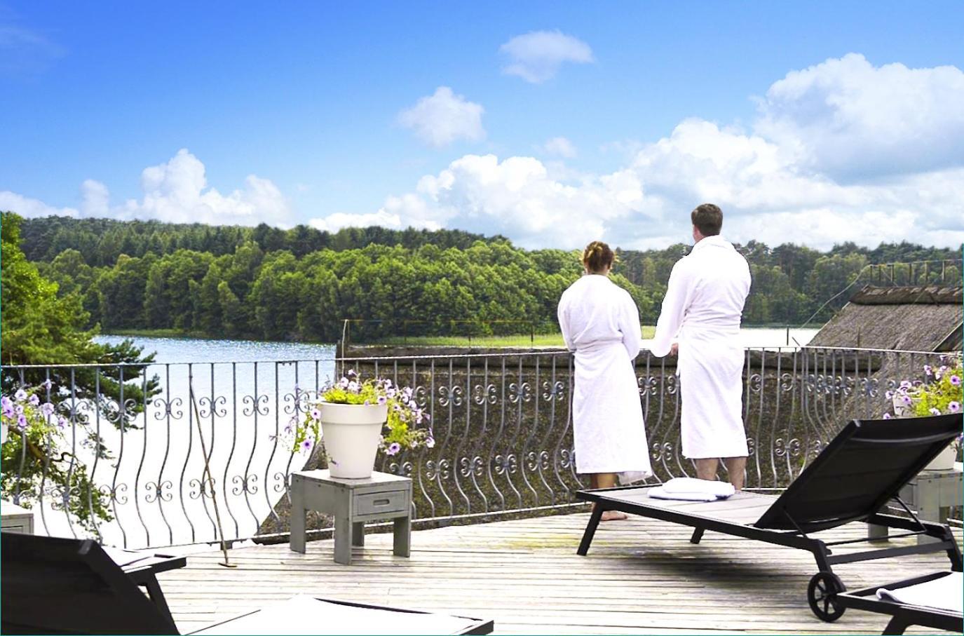 Van Der Valk Naturresort Drewitz Nossentiner Huette Exterior foto